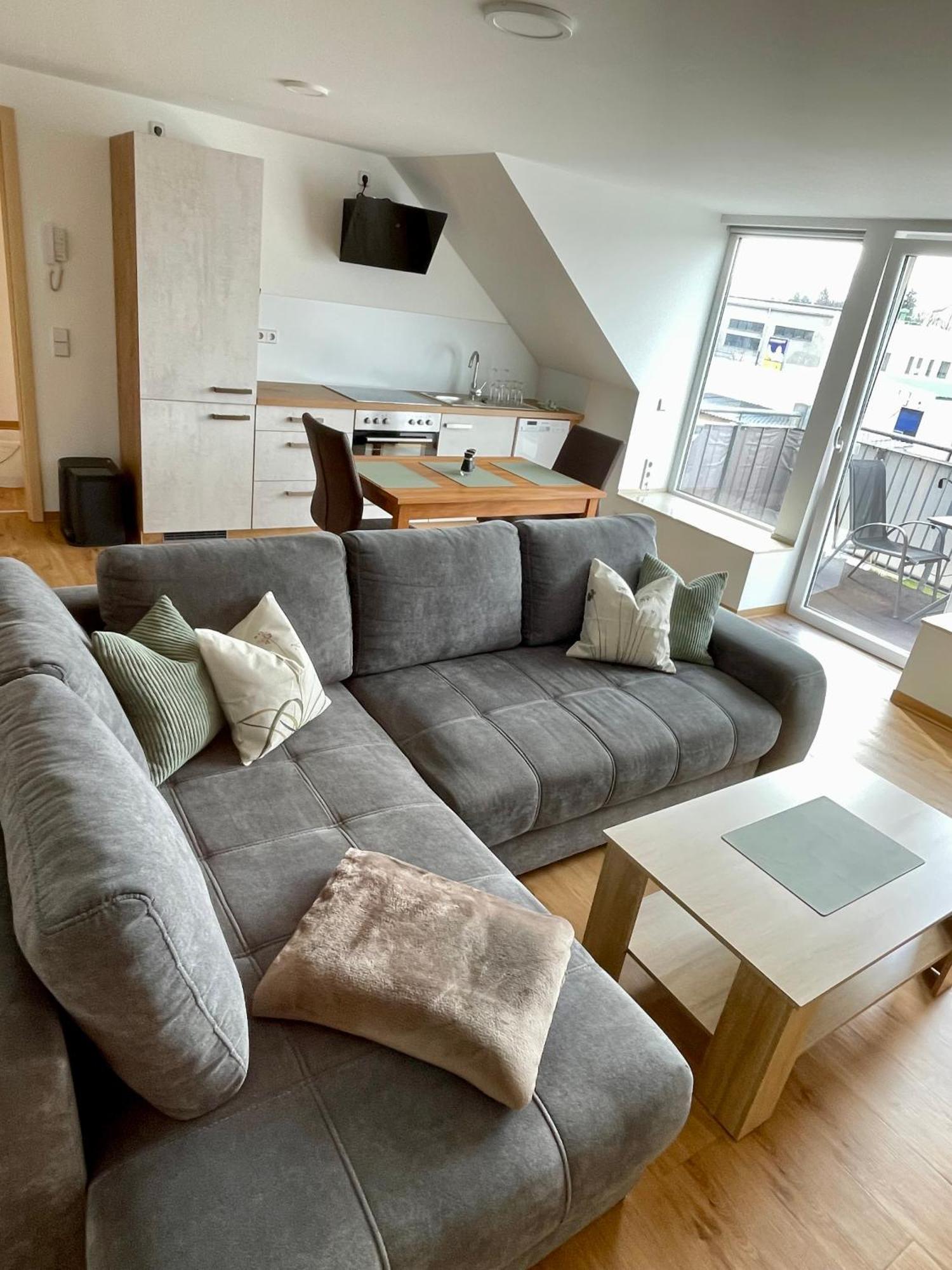 Stadtoase Geraeumige Gaestewohnungen Mit Balkon, Komfort, Modernitaet Und Ruhe, Fuer Monteure Geeignet, Free Wifi Frankenberg Luaran gambar